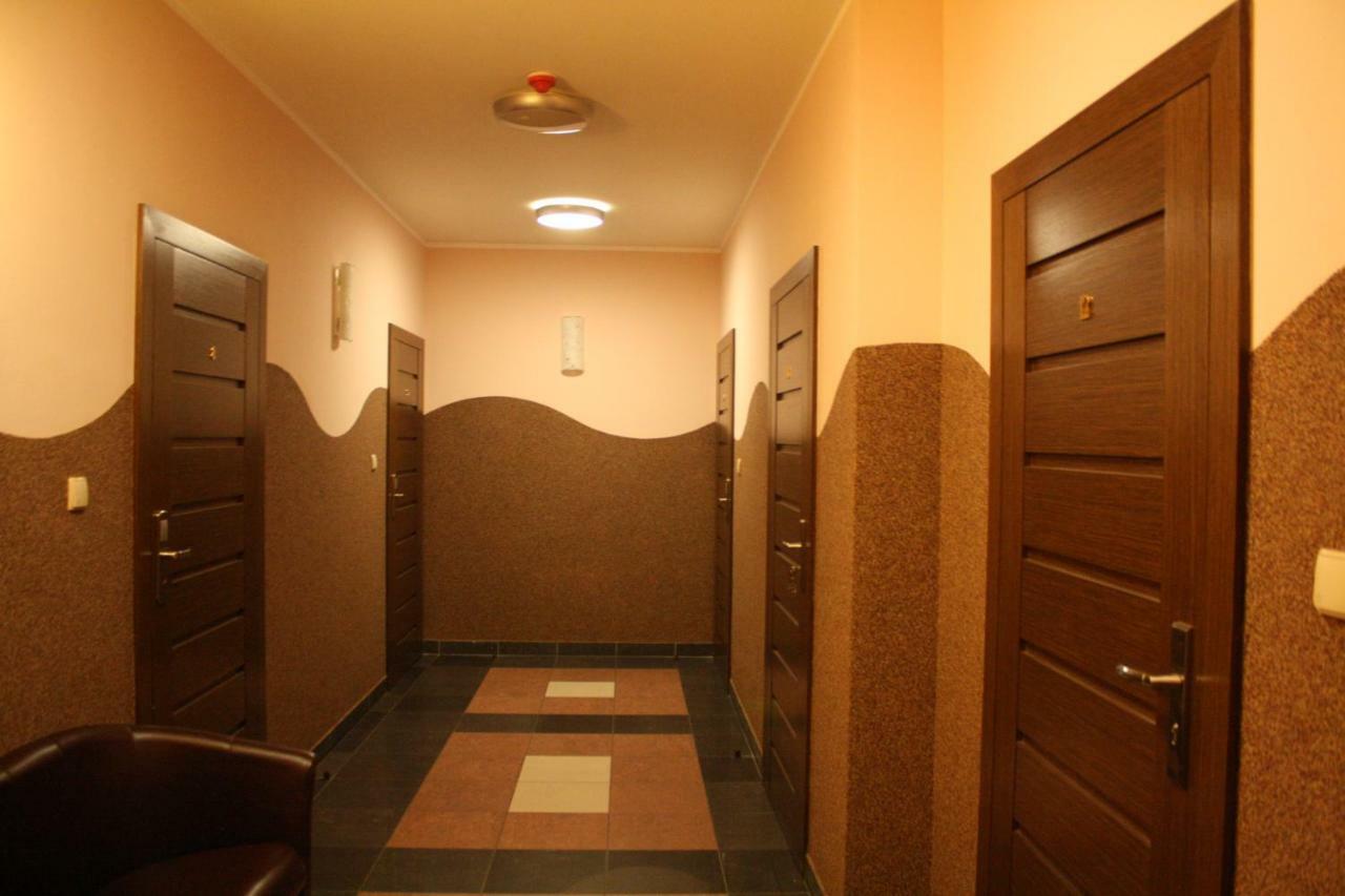 Hotel Pinocy Ledziny Extérieur photo